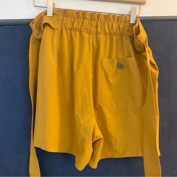 Athleta Skyline Short Mustard Yellow Tie Front Women's Size 12 - Picture 6 of 6
